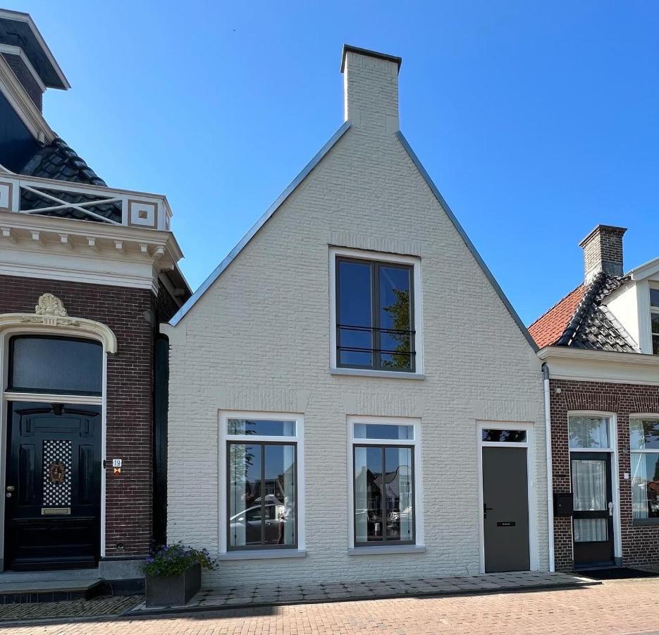Dok 20, Lemmer Esterno foto