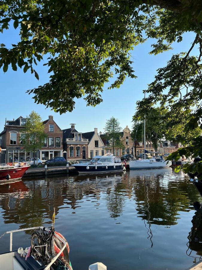Dok 20, Lemmer Esterno foto