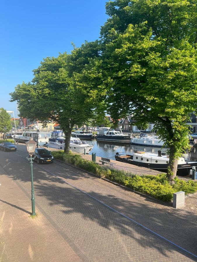 Dok 20, Lemmer Esterno foto